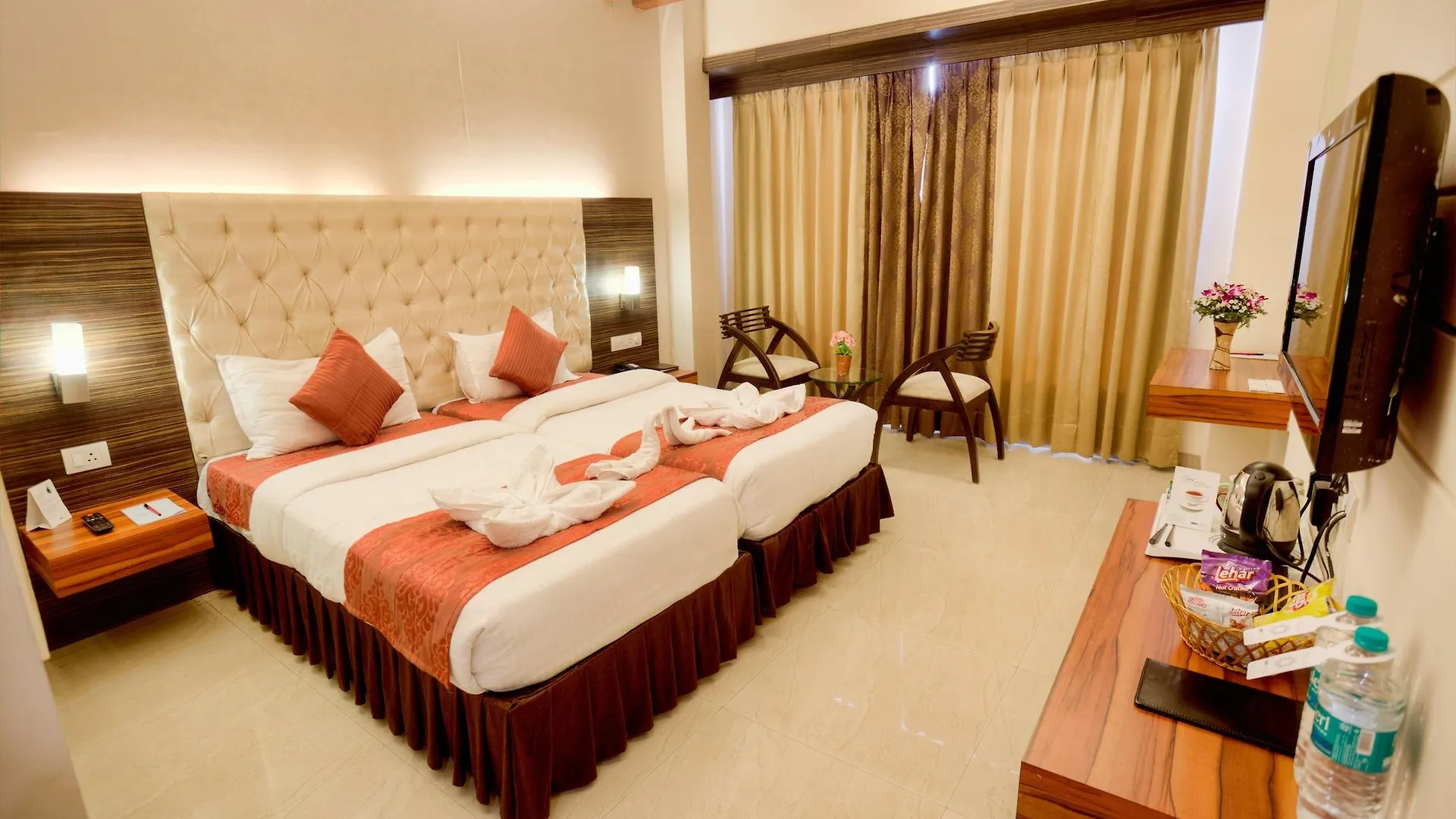 **** Hotel Mercure Chandigarh Tribune Chowk India