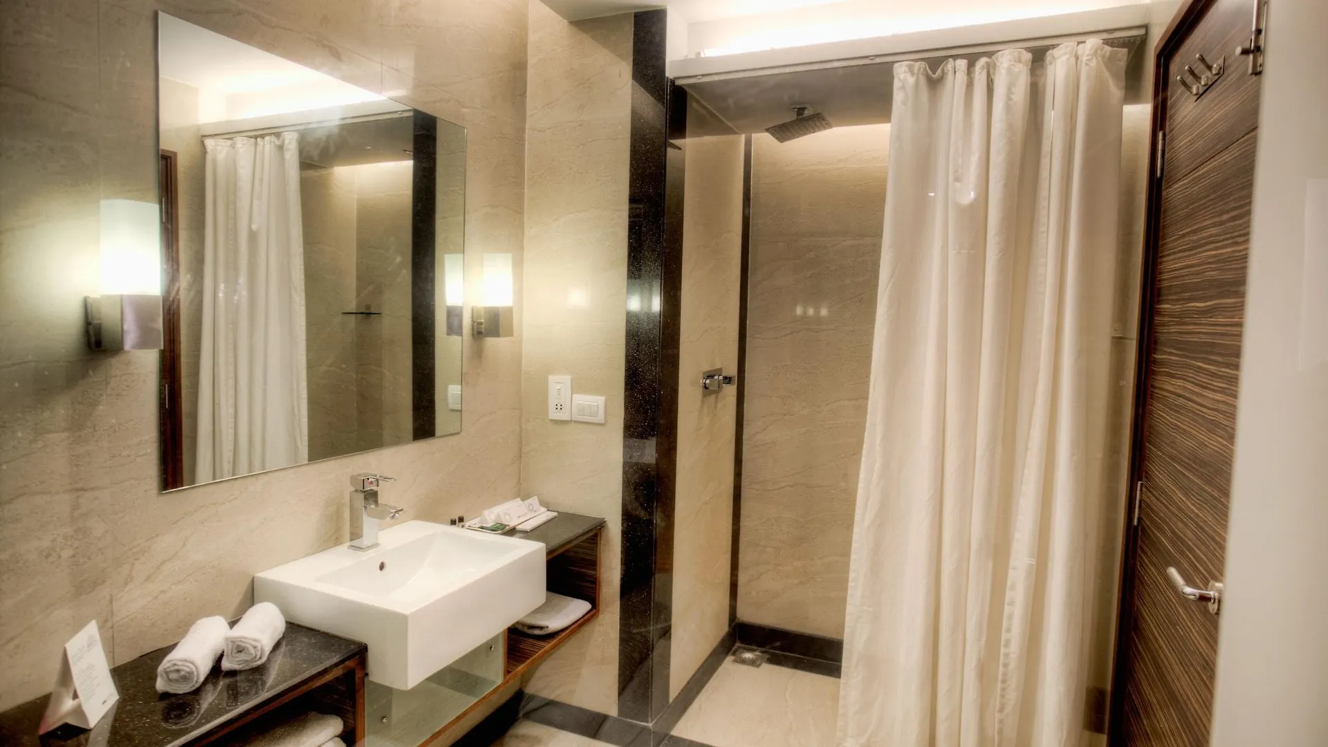 Hotel Mercure Chandigarh Tribune Chowk