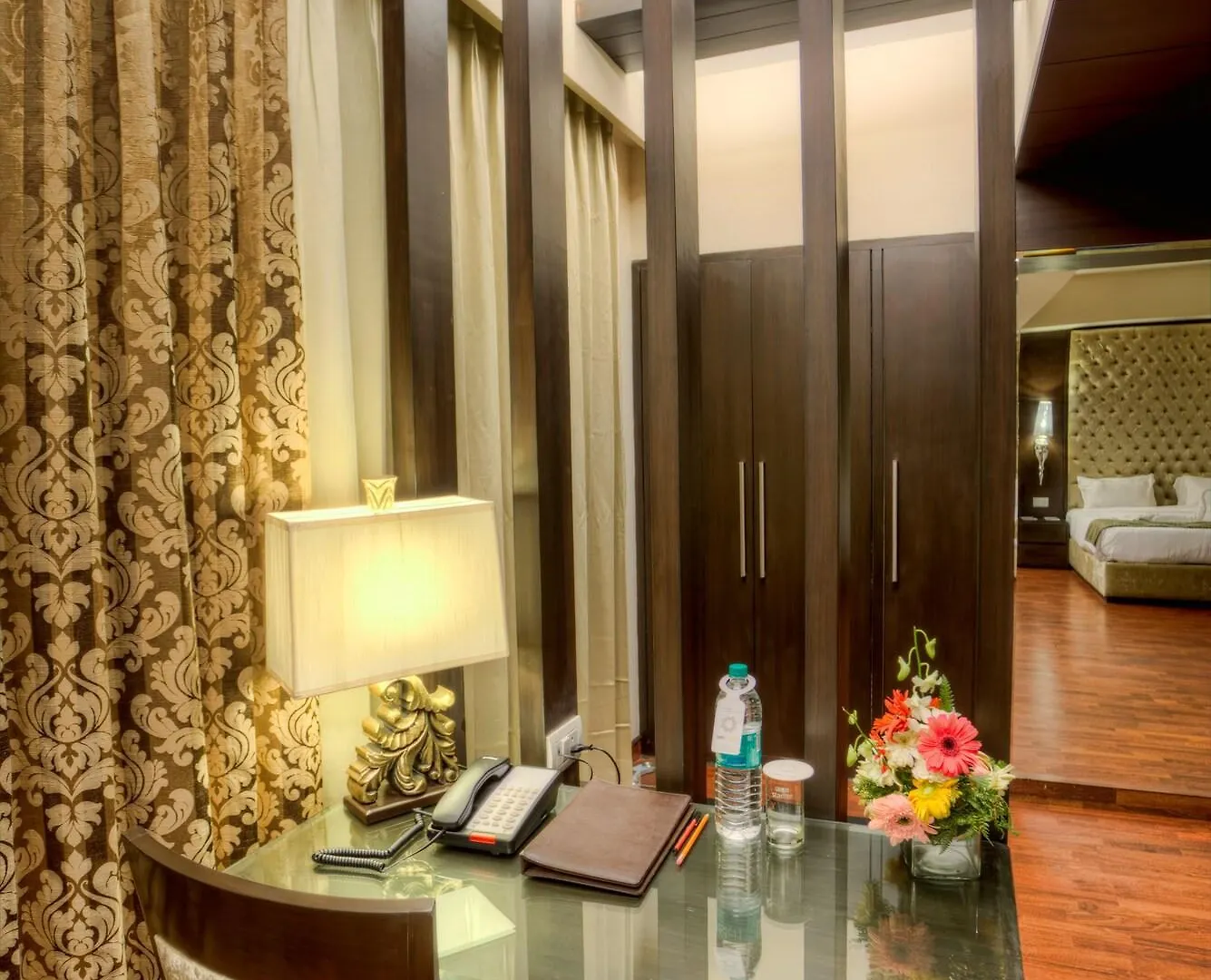 Mercure Chandigarh Tribune Chowk 4*,