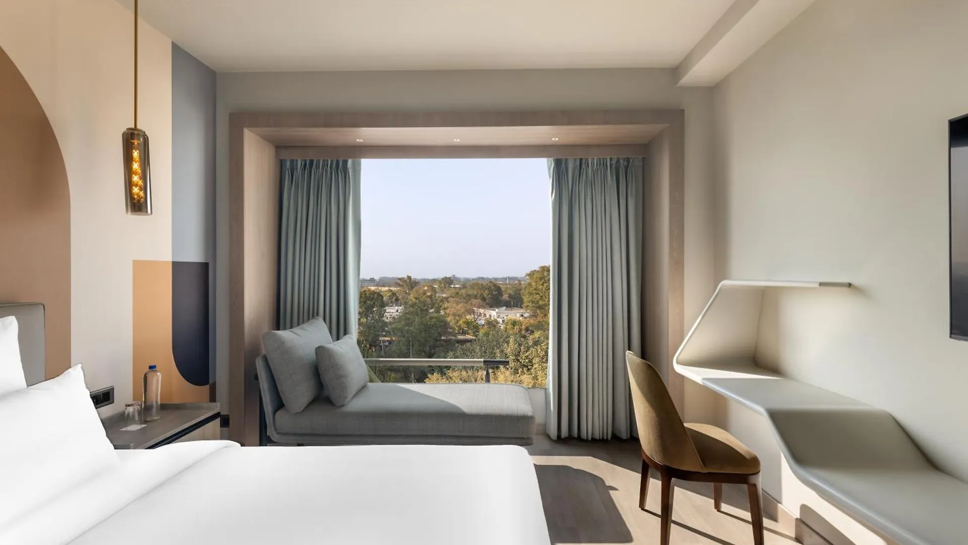 **** Hotel Mercure Chandigarh Tribune Chowk India