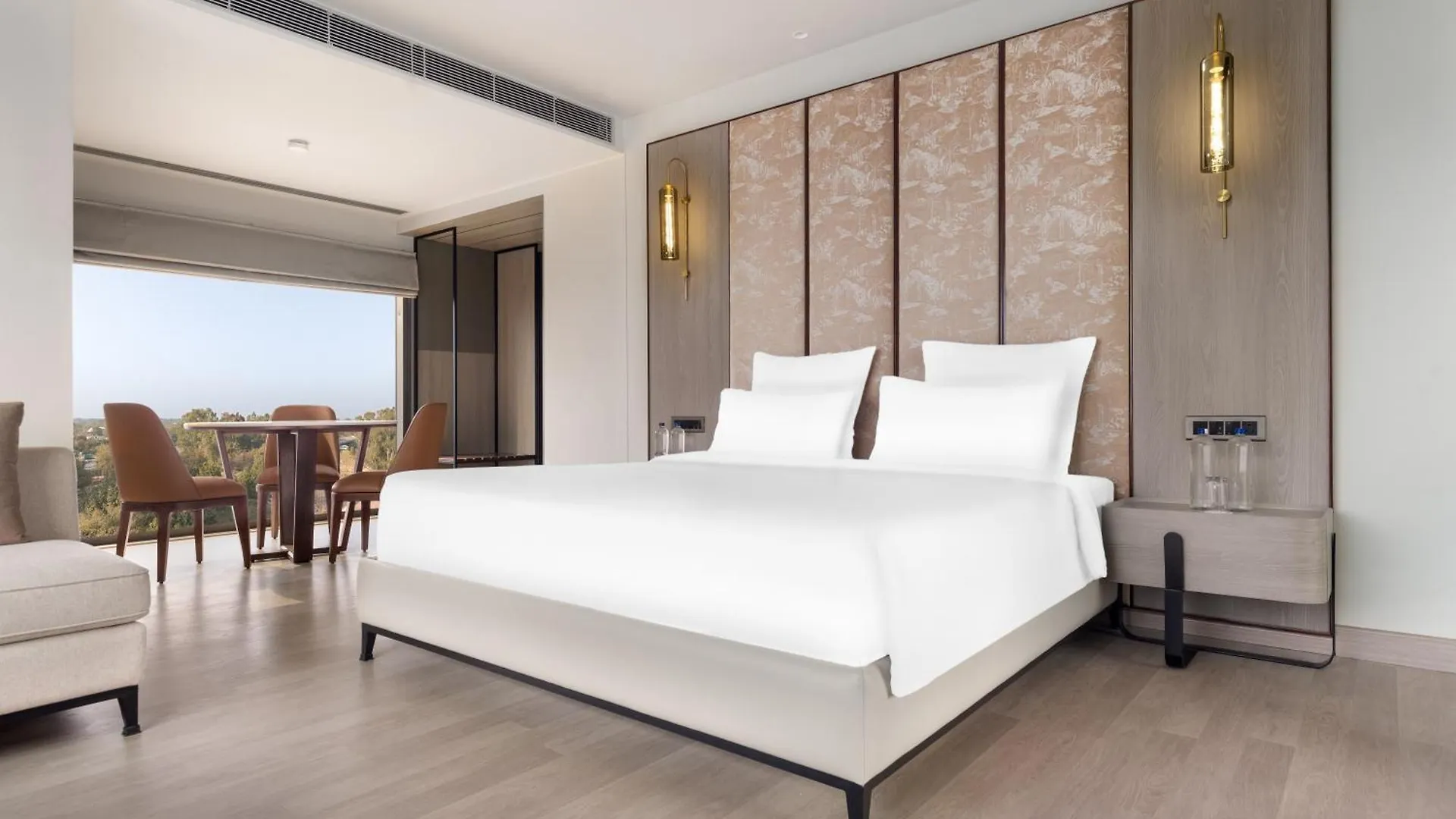 Mercure Chandigarh Tribune Chowk 4*,  India