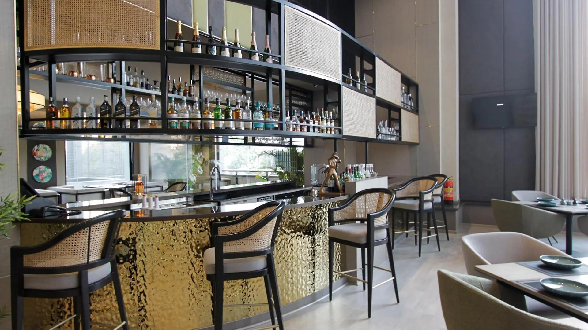 Mercure Chandigarh Tribune Chowk 4*,