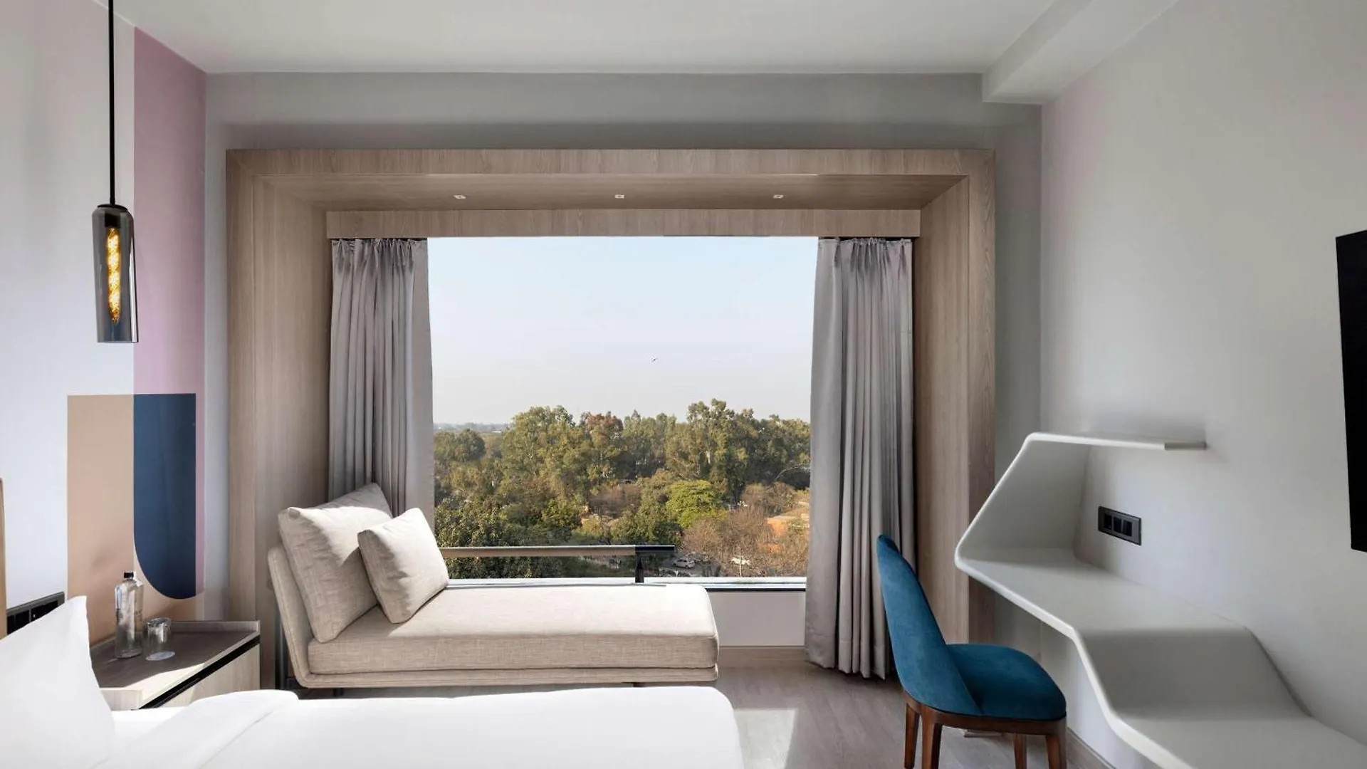 Mercure Chandigarh Tribune Chowk 4*,