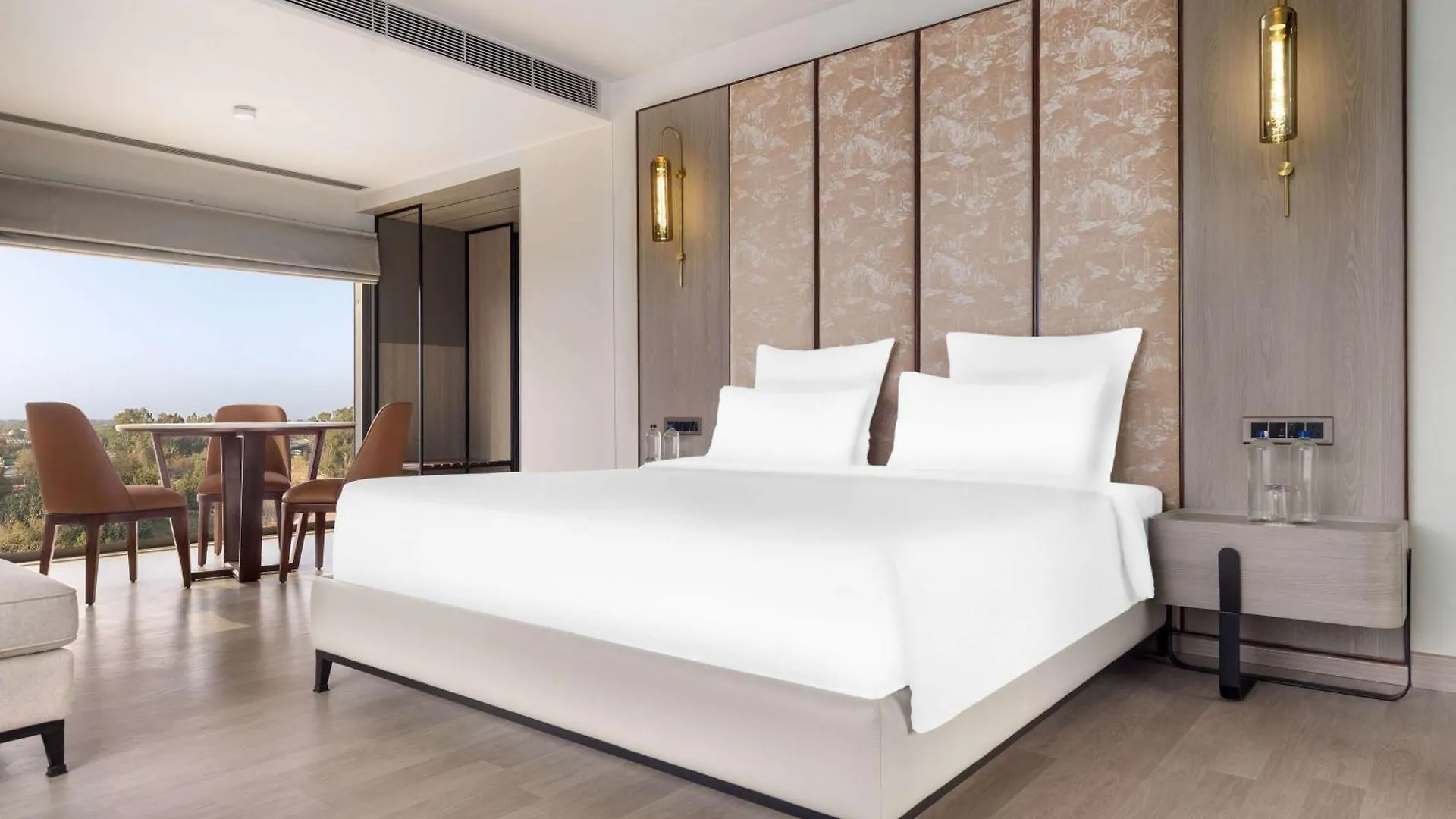 Mercure Chandigarh Tribune Chowk 4*,  India
