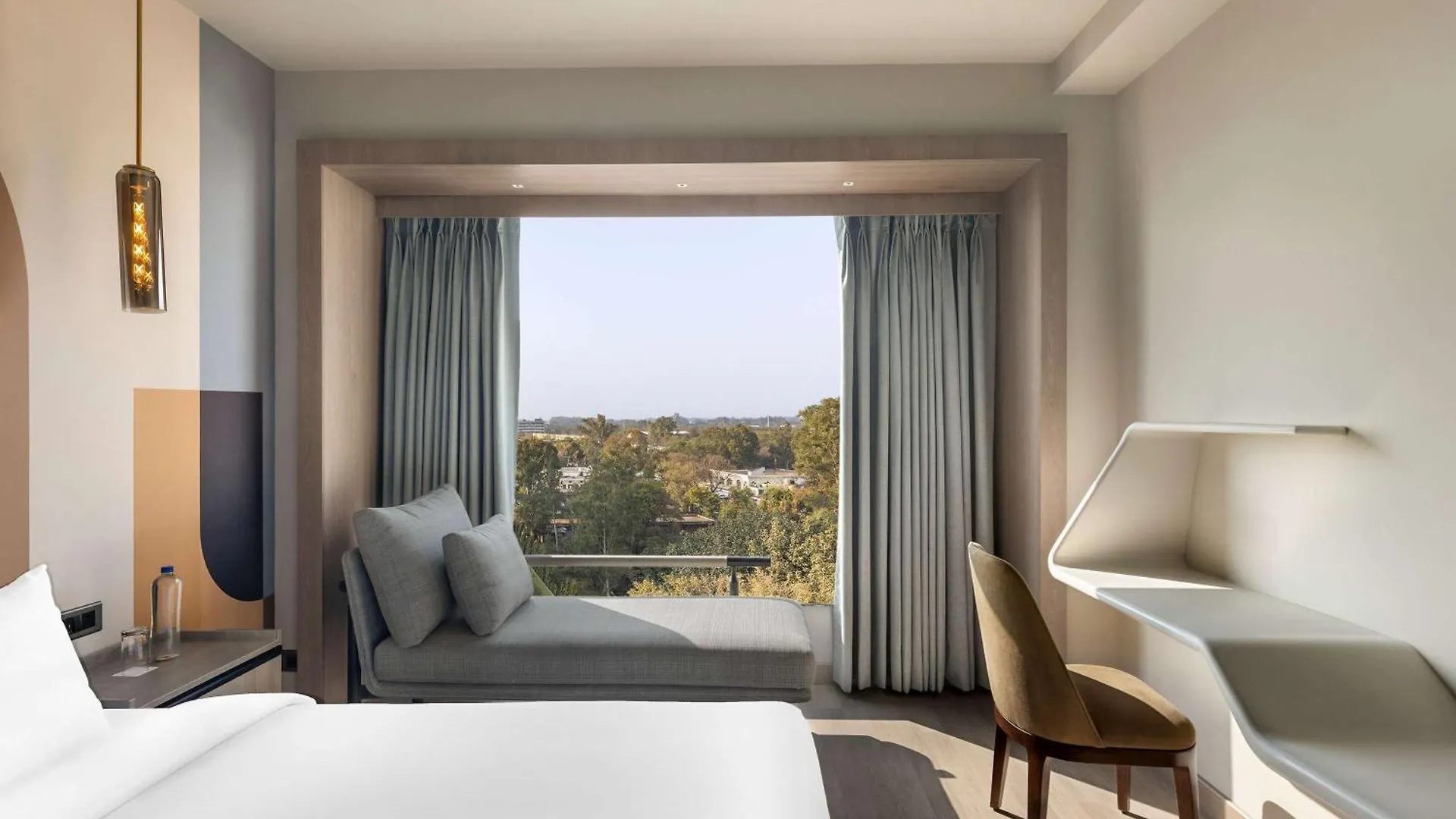 Mercure Chandigarh Tribune Chowk 4*,  India