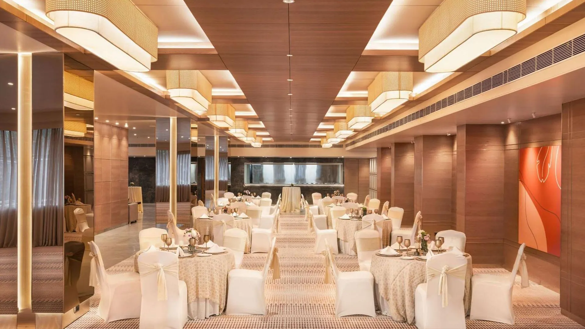 **** Hotel Mercure Chandigarh Tribune Chowk India