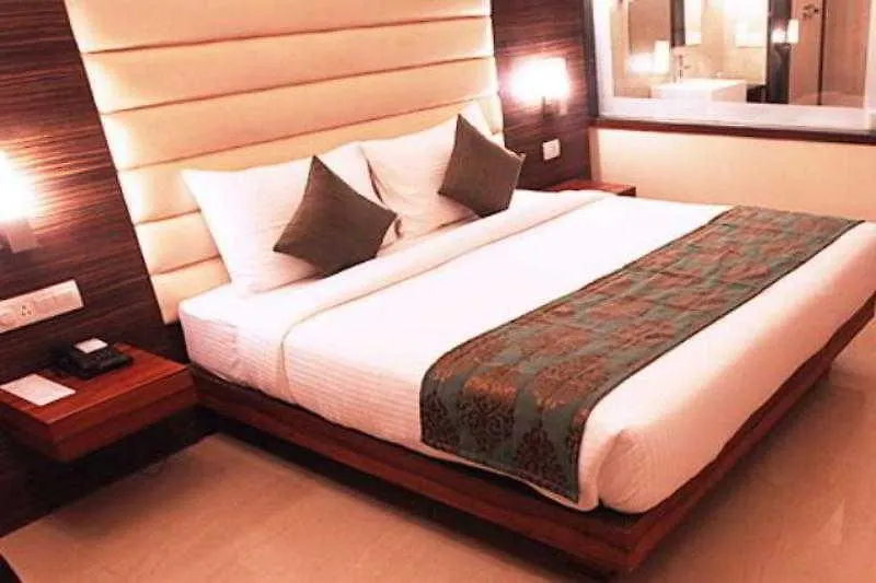 Mercure Chandigarh Tribune Chowk 4*,  India